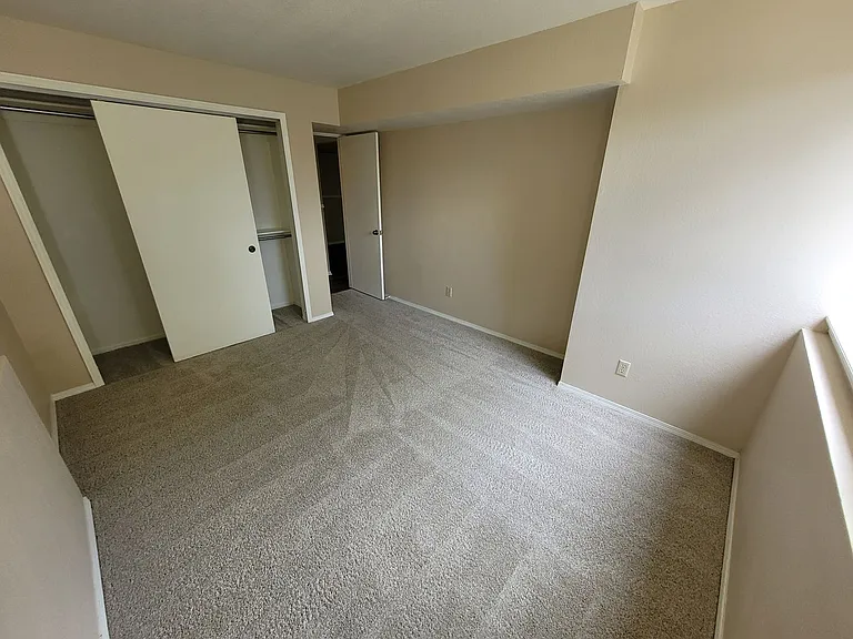 2720-2758 Mirage Dr — Photo 33