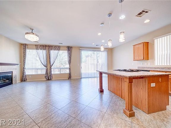 5th image of 11724 Del Sur Ave
