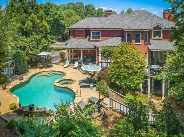 225 Farmbrooke Ct, Sandy Springs, GA 30350