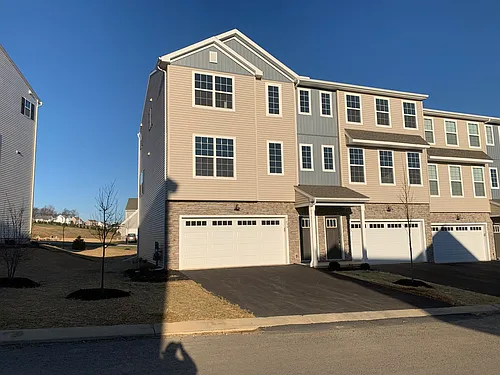 1855 Shady Ln Photo 1