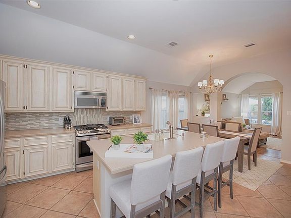 2nd image of 3270 Gladewater Ln