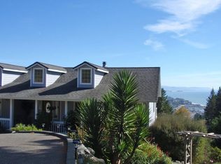 97671 Marina Heights Loop, Brookings, OR 97415
