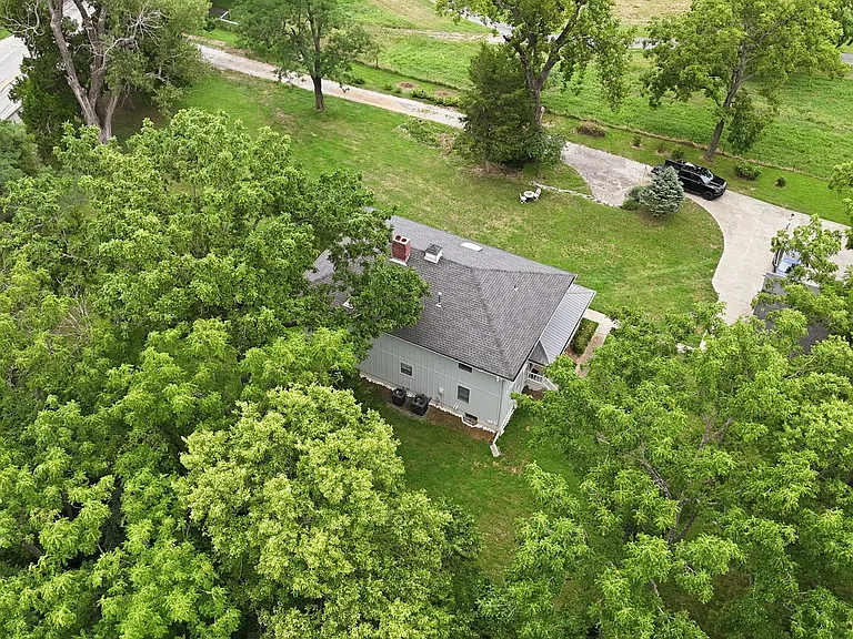 10200 Grandview Rd — Photo 47