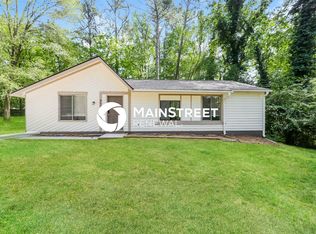 9006 Homewood Dr, Riverdale, GA 30274