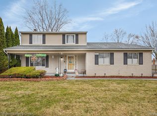 39275 Della Rosa Dr, Sterling Heights, MI 48313