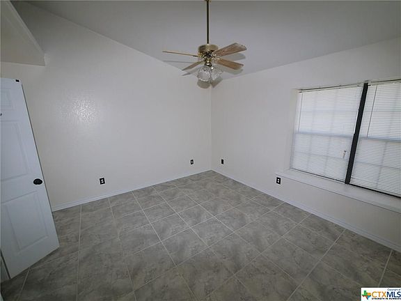 5th image of 135 Zarley Dr