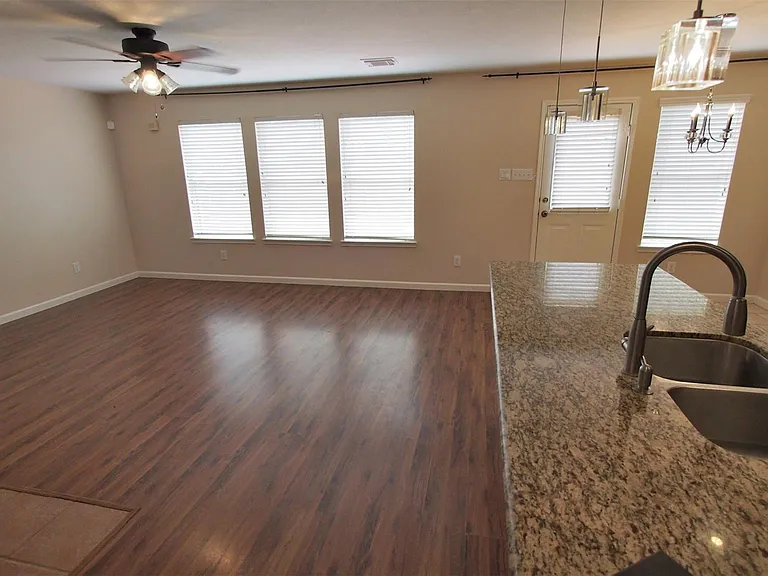 21211 Bridge Springs Ln — Photo 7