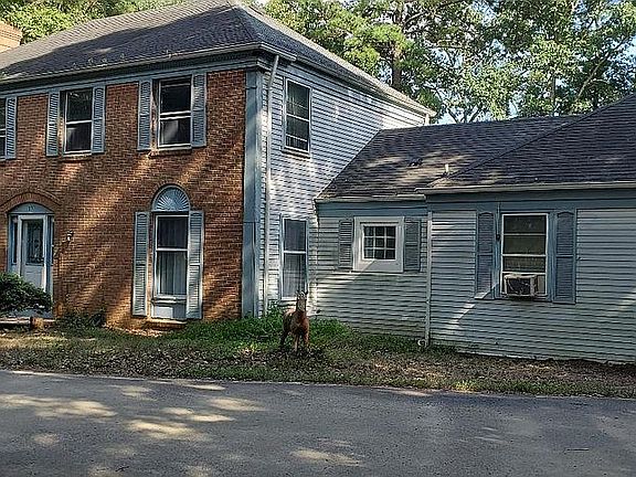 2nd image of 17 Hidden Pines Dr