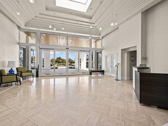 4th image of 2425 Gulf Of Mexico Dr Unit 11E