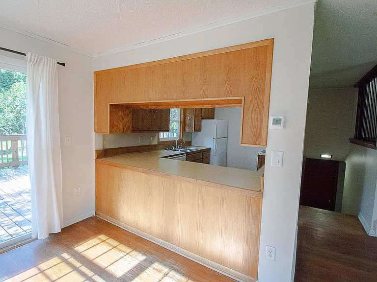 608 22nd St NE — Photo 5