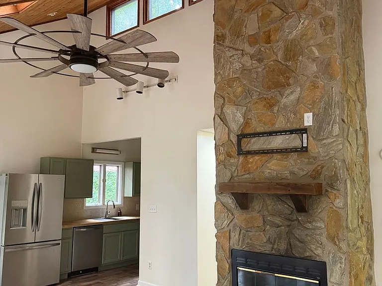 704 Stuffle St — Photo 5
