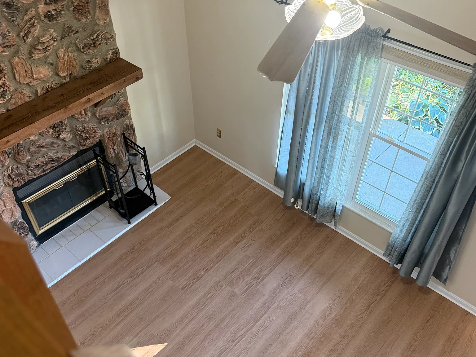 2 bed, 1030 sqft, $1,570 — Photo 4