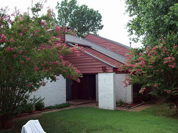 5th image of 5901 Fox Run Way