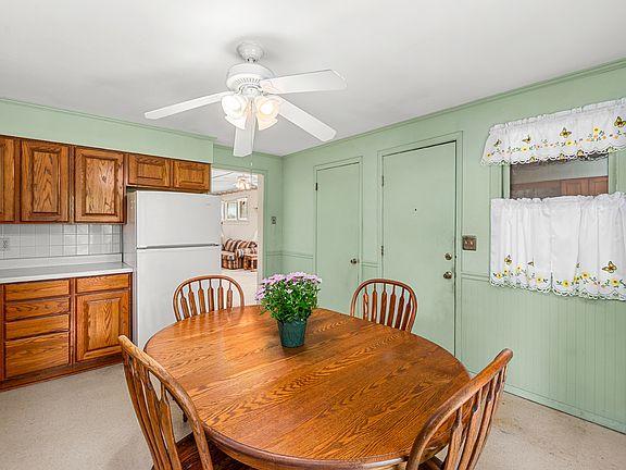 5th image of 707 Talma St