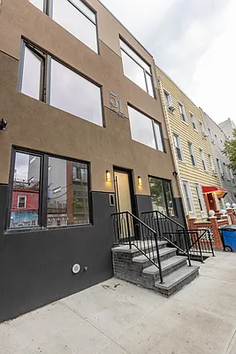 Rented by Space Link Realty | media 12