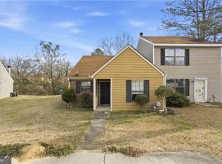8811 W Chase Dr, Douglasville, GA
