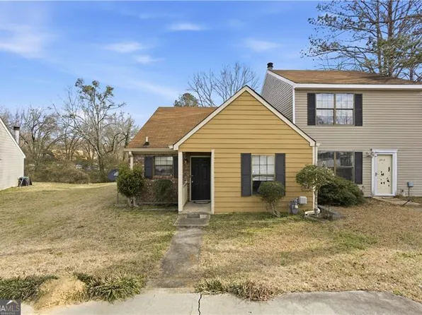 8811 W Chase Dr, Douglasville, GA 30134