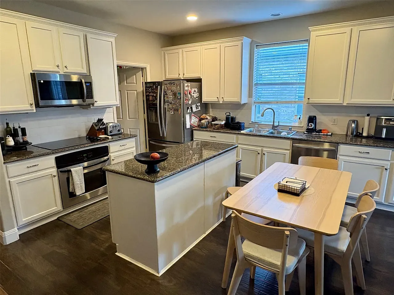 5 bed, 3501 sqft, $3,500 — Photo 4
