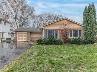 1651 Dundee Rd, Northbrook, IL 60062