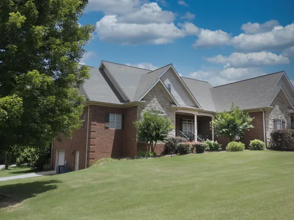 12 Royal Troon Dr, Anniston, AL 36207