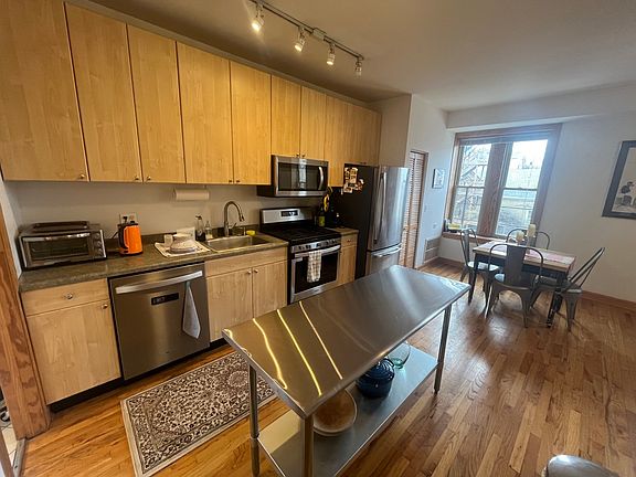 2nd image of 1363 N Bosworth Ave APT 9