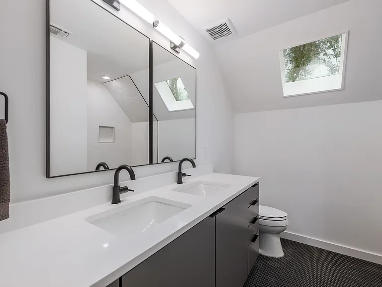 1103 Manlove St — Photo 10