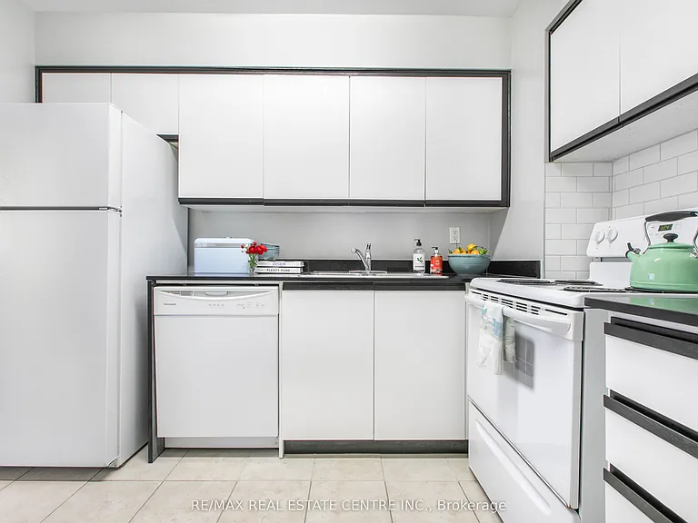 150 Graydon Hall Dr #2207 — Photo 13