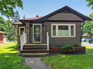 420 N Main St, Almont, MI 48003