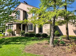 945 Fairway Cir #539FFL, Barrington, IL
