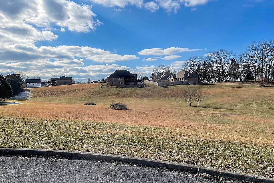 2nd image of E Horizon Hill Dr