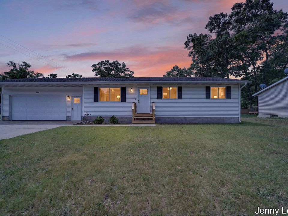 1st image of 2391 Macarthur Rd