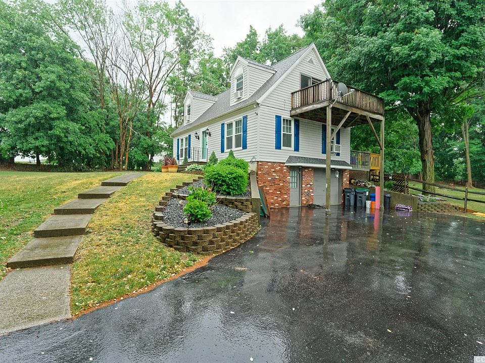 1st image of 7 Orchard Grove Ln