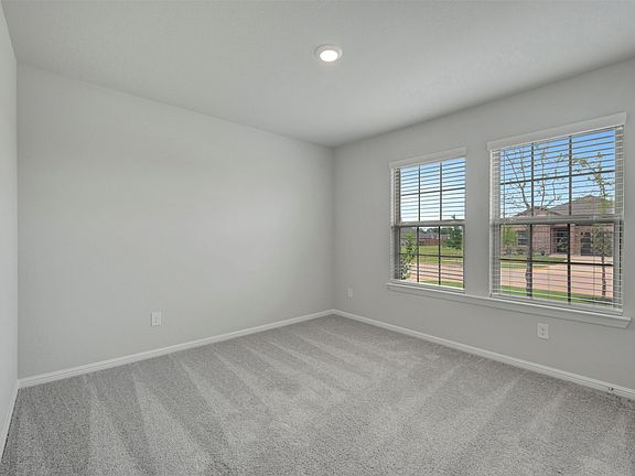 3rd image of 3501 Kingdom Dr
