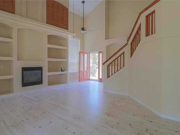 3rd image of 5816 Sixta Dr