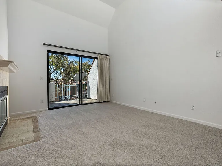 8308 Regents Rd — Photo 8