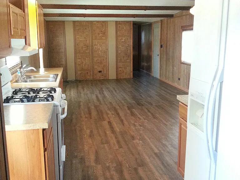 1103 S Summit Ave — Photo 2