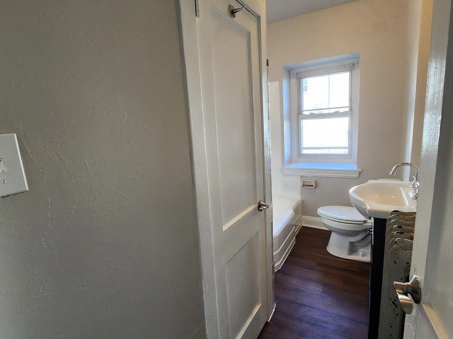 1 bed, 560 sqft, $1,350 — Photo 4