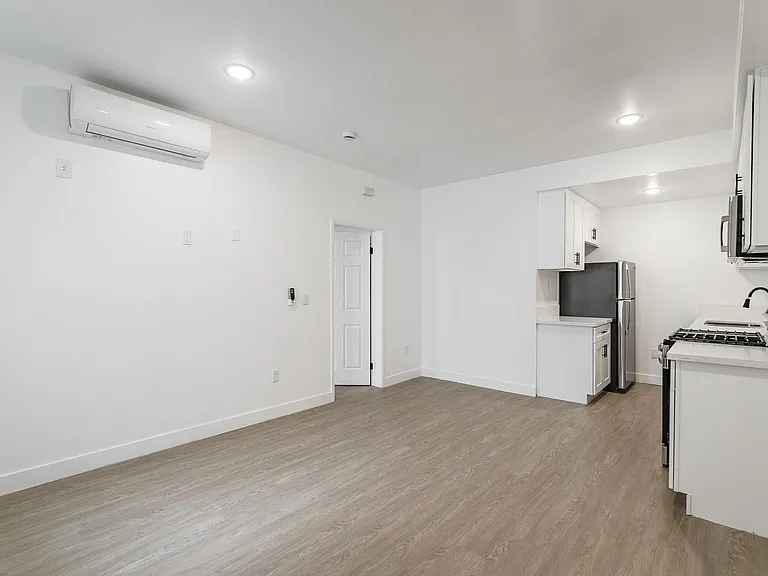 1620 South Bentley Ave — Photo 8