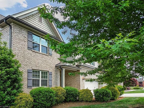 3rd image of 37 Wexford Cir