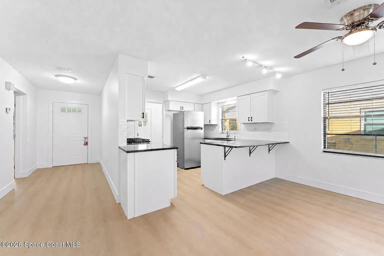 2 bed, 2.0 bath, 1101 sqft, $1,700 — Photo 3