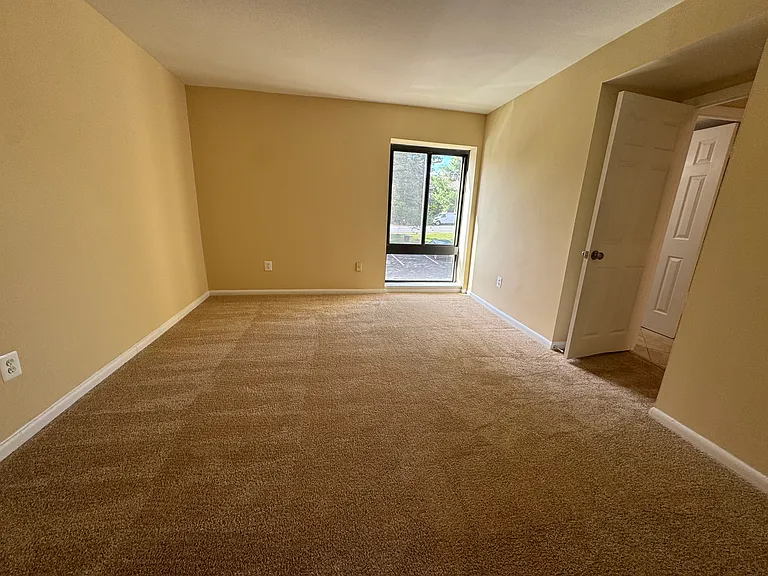 6137 Leesburg Pike #301 — Photo 12