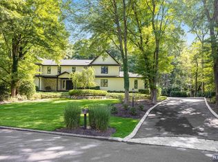 32 Clearwater Dr, Ho Ho Kus, NJ 07423