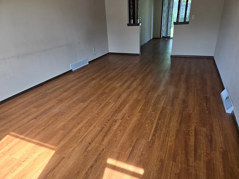 222 Deschane Pl — Photo 2