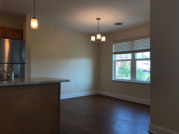 5th image of 3 Fountain Ln APT 204