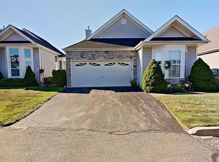 454 Leisure Dr, Ridge, NY 11961