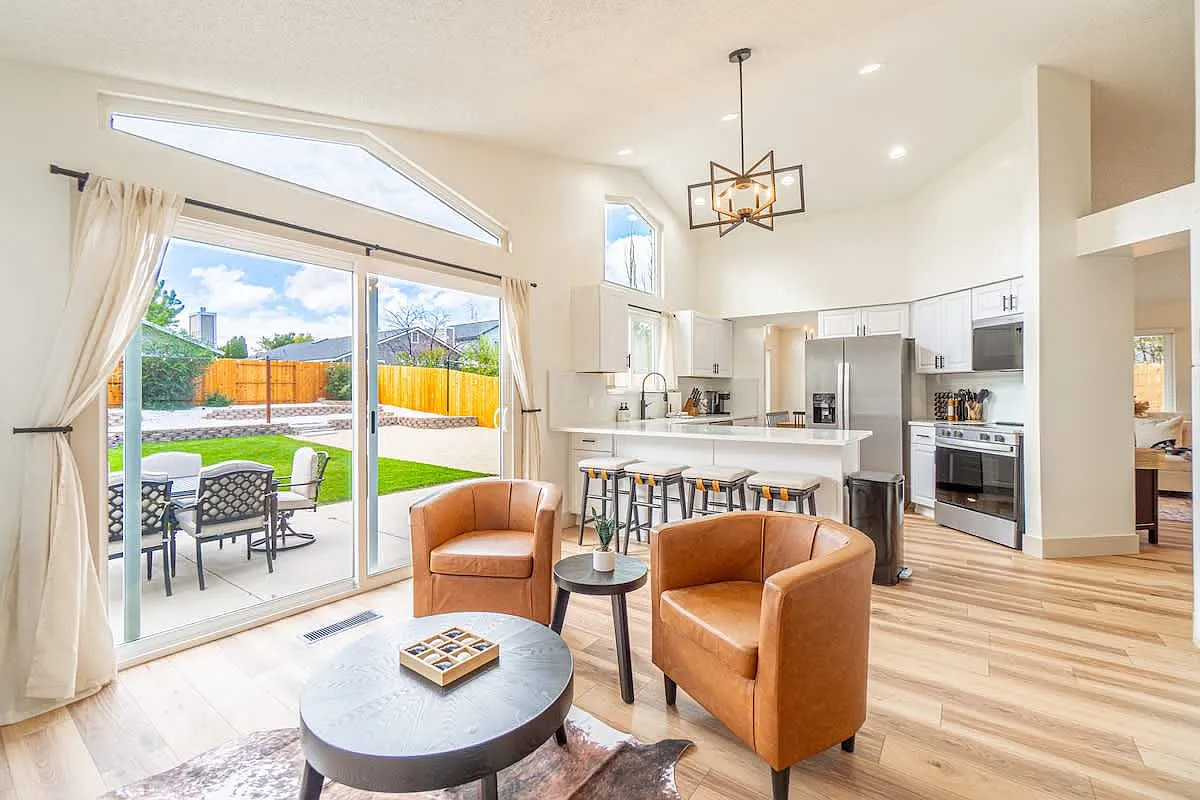 3 bed, 2000 sqft, $6,500 — Photo 1