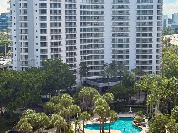 3300 NE 192nd St APT 702, Aventura, FL 33180