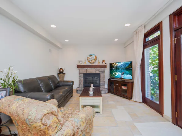 2233 East 72nd Street image 14 of 38