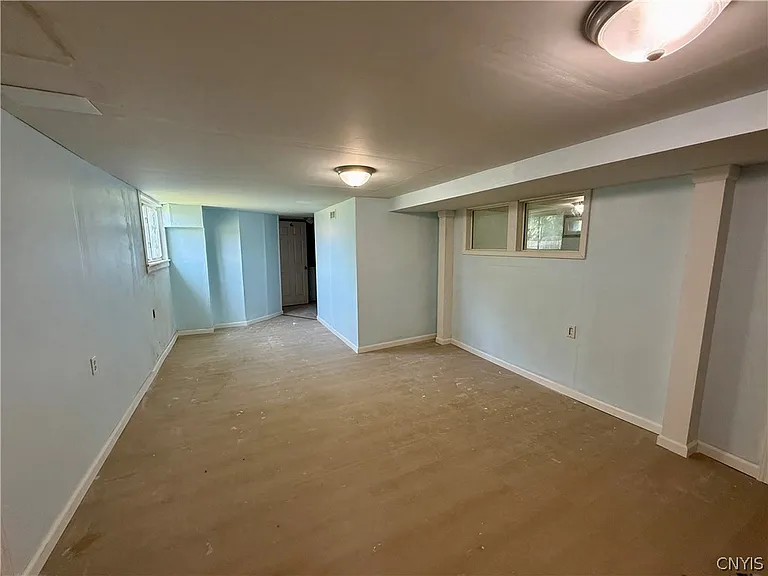 111 Deborah Dr — Photo 23