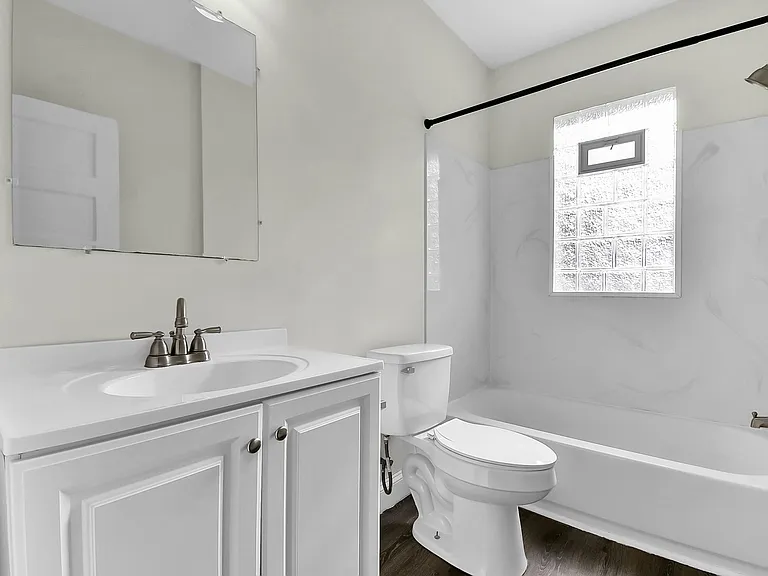 1506 Summit St — Photo 21